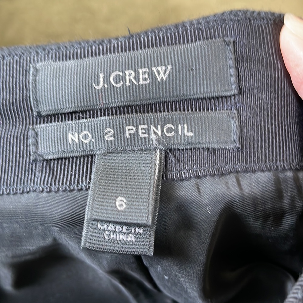 Black J. Crew no. 2 pencil skirt size 6 100% wool - Picture 2 of 2